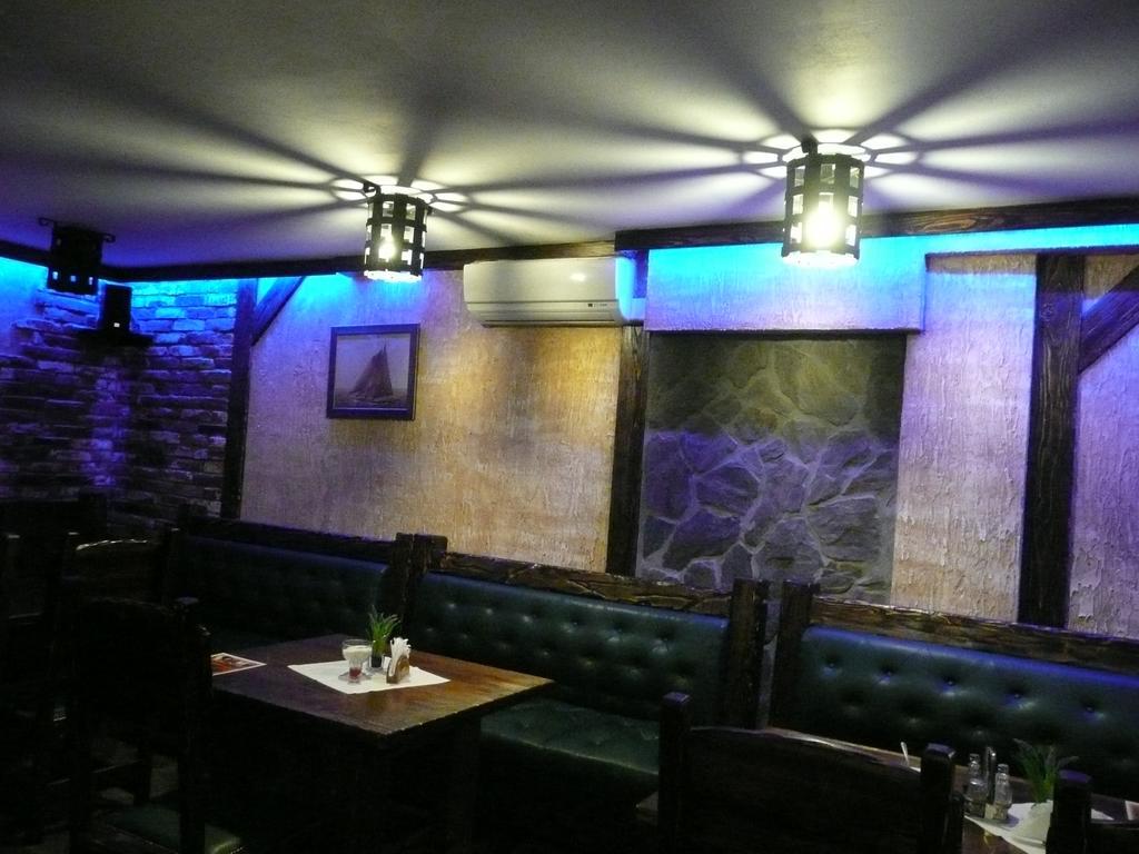 Karczma Parchatka Exterior photo